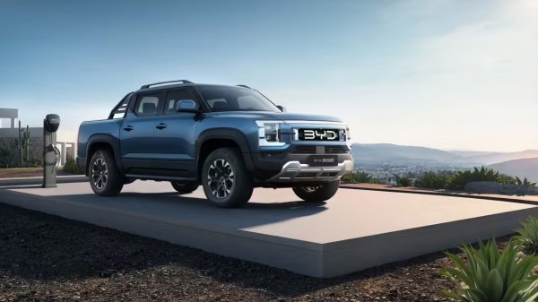 福特 CEO 法利试驾中国皮卡：承认存在竞争力，但干重活能力有待加强